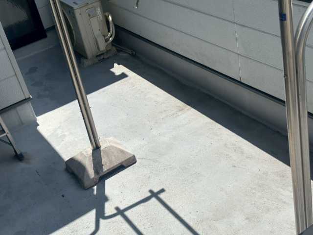 中央床面の汚れ跡